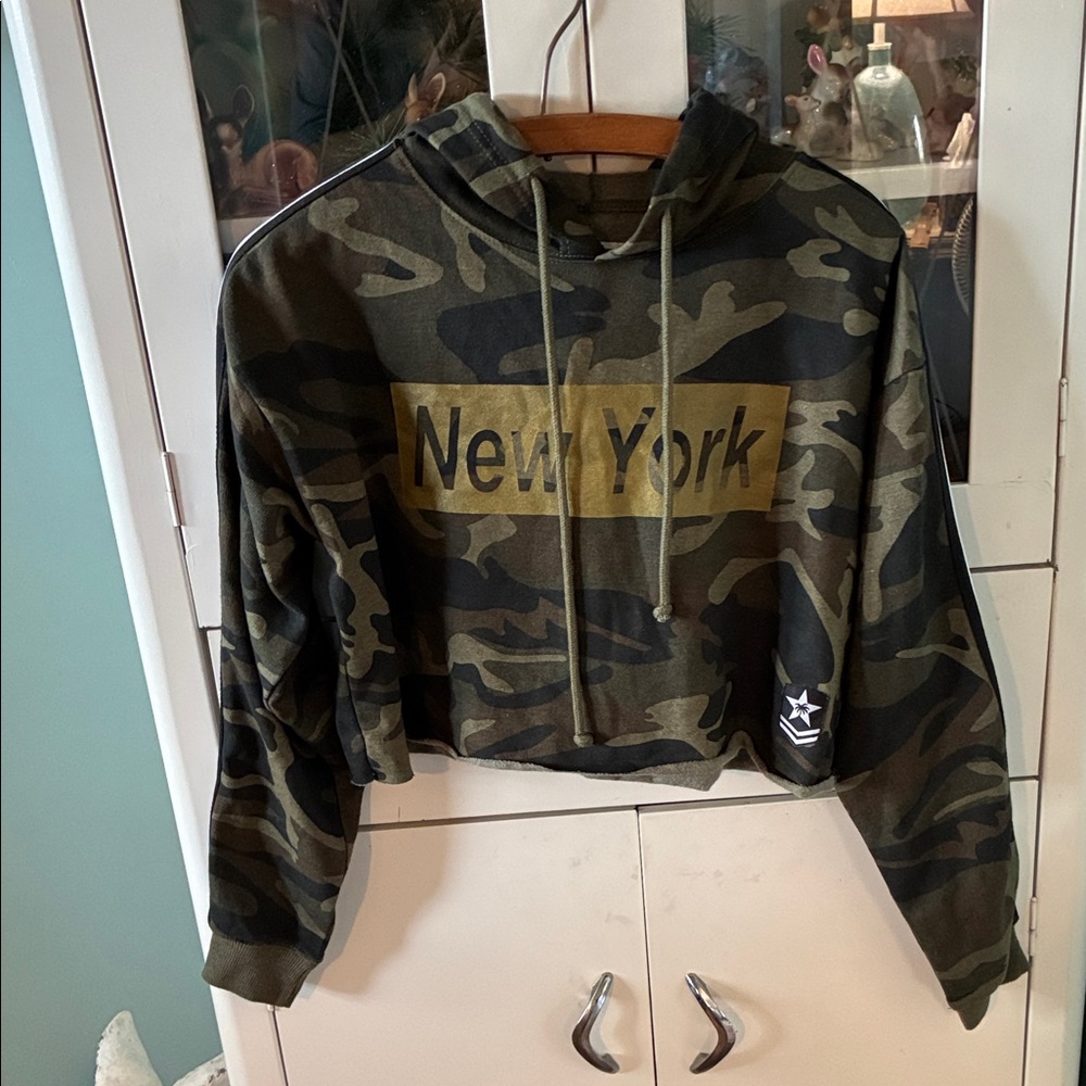Pop surf sz S Camouflage Cropped Hoodie euc New York